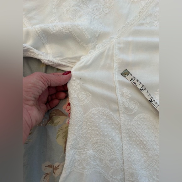 SPIAGGIA Dolce Luxury Embroidered 3/4 Bell Sleeve Wide Neck Crochet Trim Top - Picture 11 of 11